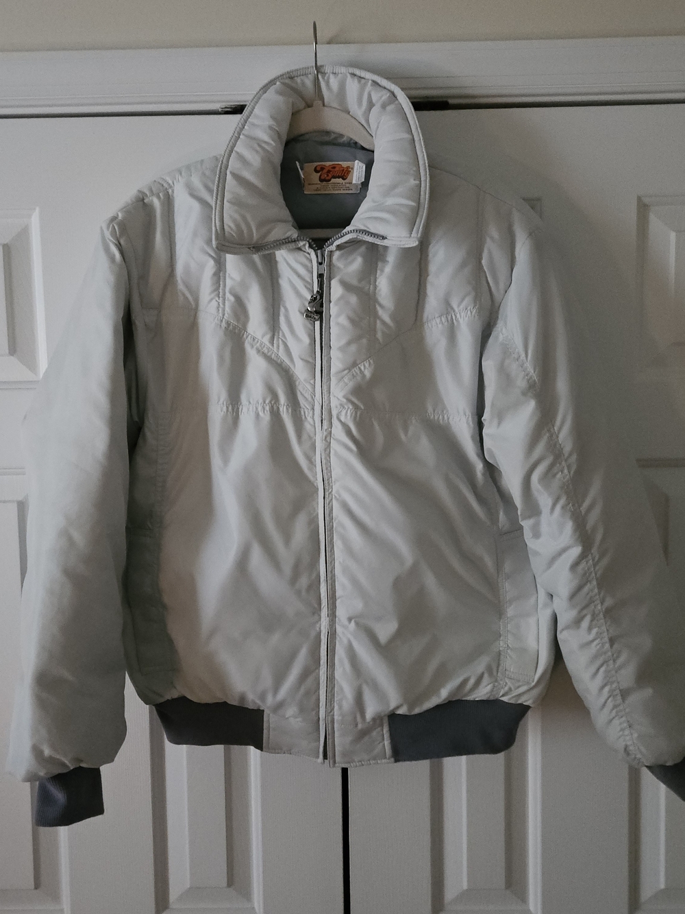 VTG, MADE IN USA, Comfy Men's XL Gray Down Insulated Bomber Jacket Full Zip